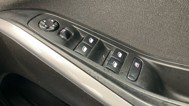 Vauxhall Grandland X 1.2 Turbo SE 5dr Petrol Hatchback